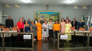 MULHERES SÃO HOMENAGEADAS NA CÂMARA CACHOEIRENSE